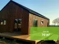 Drewniany dom do 70 m² z tarasem. Czy dom na zgłoszenie można sprzedać? Zapytaj o szczegóły.