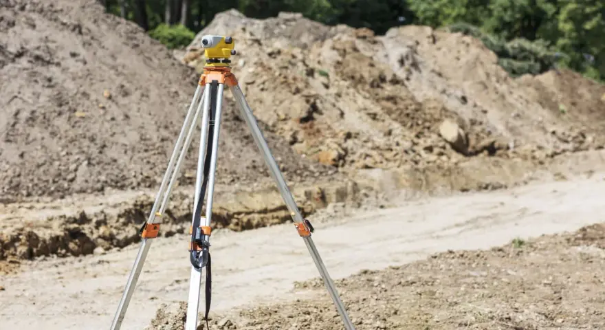 Ile kosztuje podział domu przez geodetę? Uniknij ukrytych opłat!