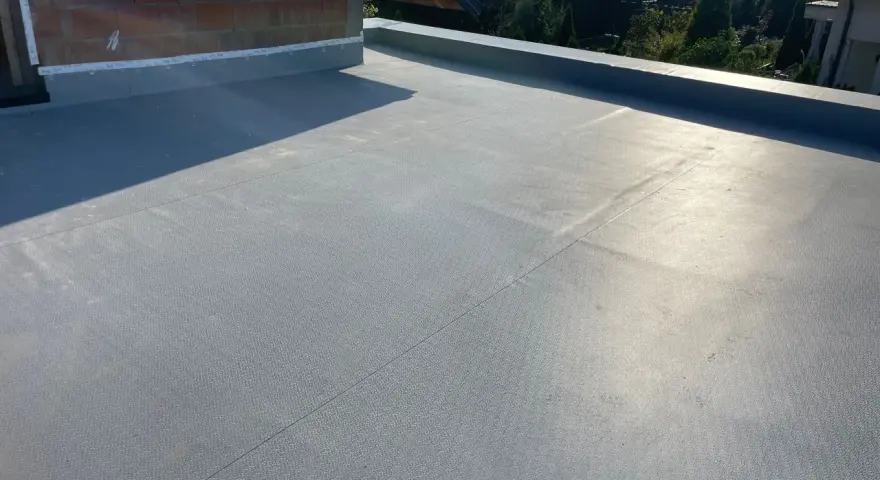 Membrana dachowa: EPDM, PVC, TPO. Rodzaje, koszty, montaż uniknij błędów!